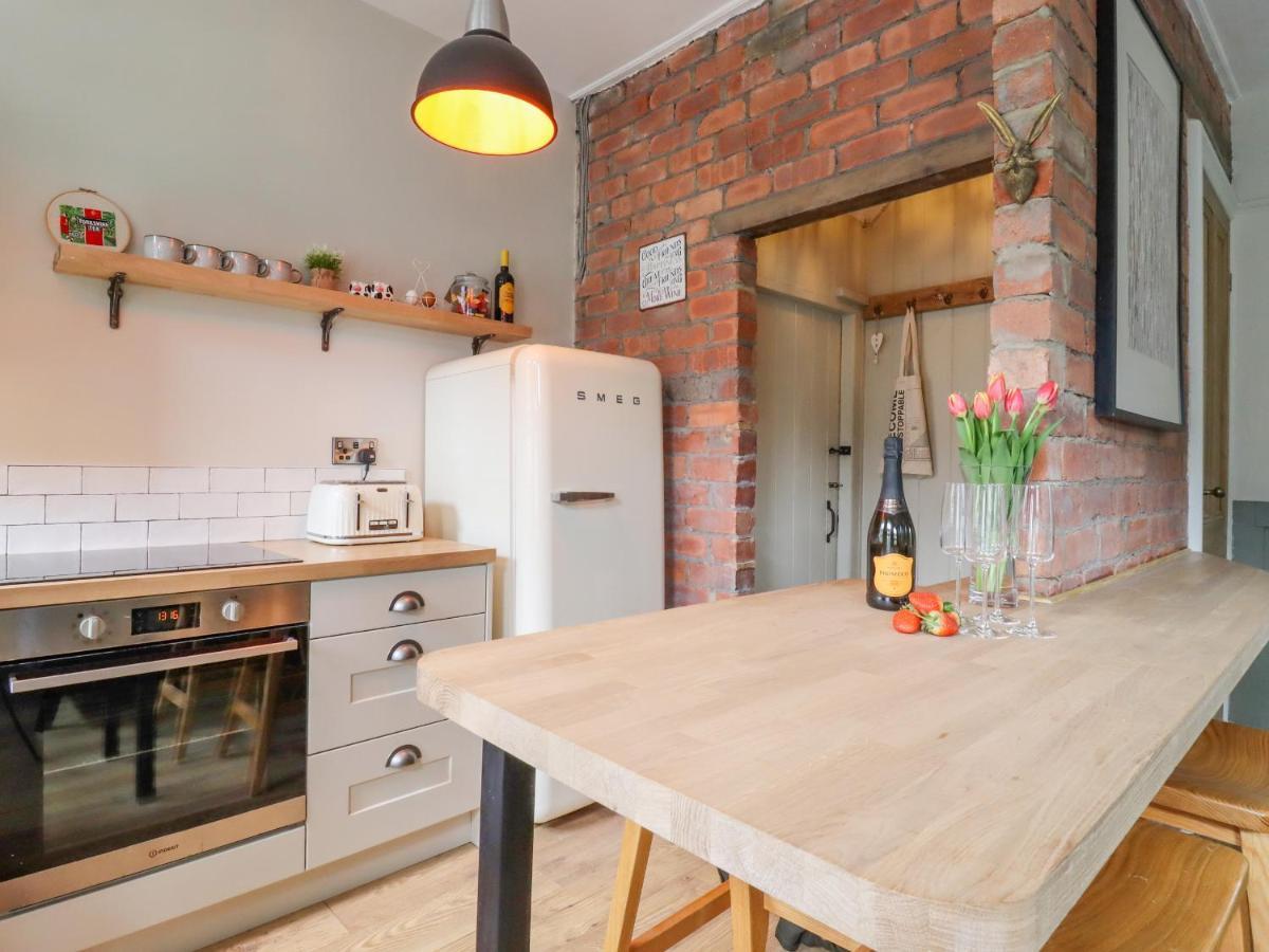 No 47, Holiday home *